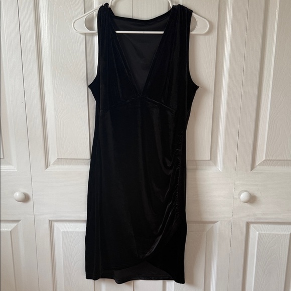 Source Unknown Dresses & Skirts - Black Velvet Sleeveless Dress